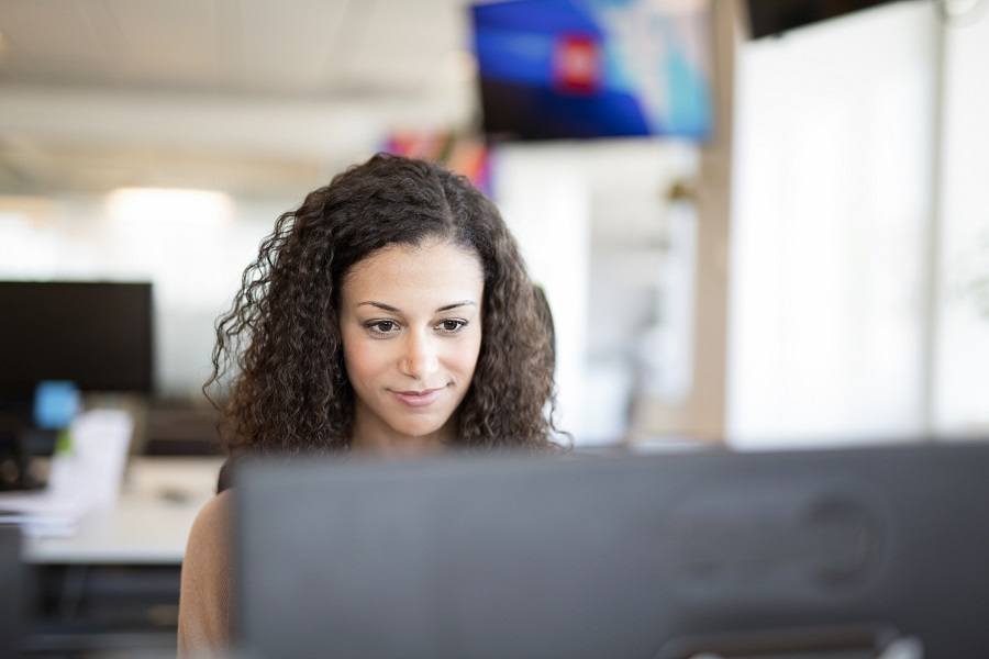 LinkedIn libera cursos para mulheres acelerarem suas carreiras