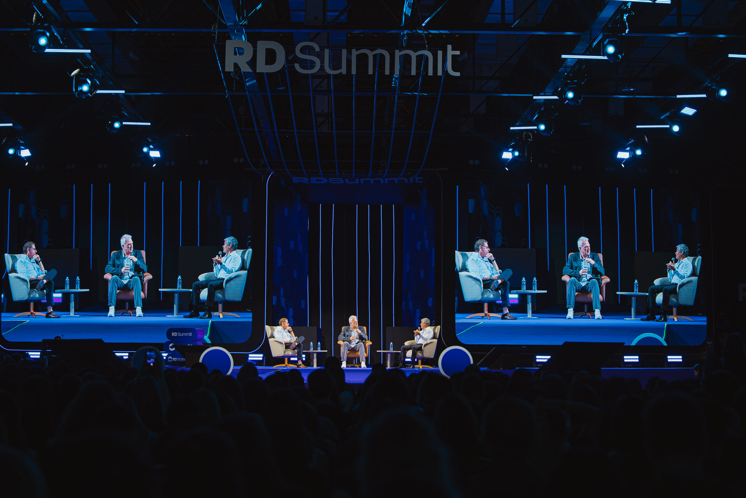 Imagem representando o post: RD Summit 2025: confira tudo que rolou no primeiro dia de evento e os principais insights! 